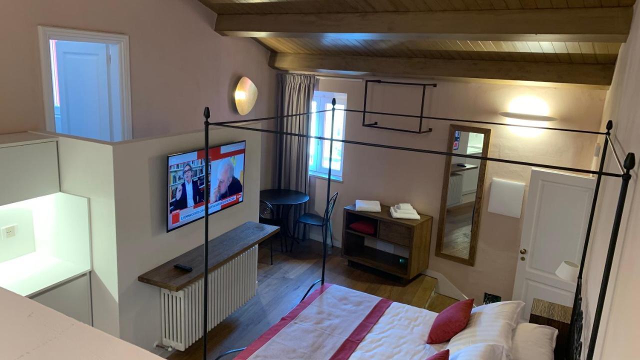 Dimora Del Leone Gaeta Bed and Breakfast Εξωτερικό φωτογραφία